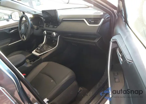 2024 Toyota Rav4 Xle Premium z USA, uszkodzony, nr VIN 2T3A1RFV6RC400244